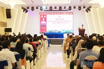 Toàn cảnh hội nghị.