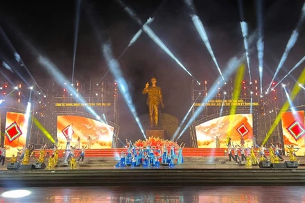 Chương trình nghệ thuật đặc sắc diễn ra tại Quảng trường Đại Đoàn Kết (phường Pleiku, tỉnh Gia Lai).