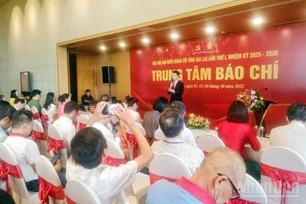 Quang cảnh buổi lễ ra mắt Trung tâm Báo chí phục vụ Đại hội đại biểu Đảng bộ tỉnh Gia Lai lần thứ I.