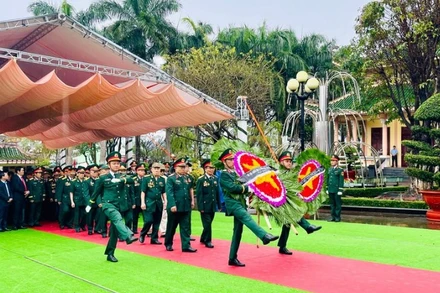 Buổi lễ diễn ra trong không khí tôn nghiêm, trang trọng.