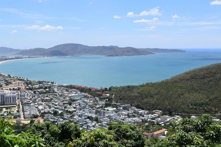 Một góc phường Quy Nhơn Nam nhìn từ núi Vũng Chua.