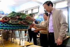 Thứ trưởng Thường trực Phạm Ngọc Thưởng và Đoàn công tác Bộ Giáo dục và Đào tạo đã tới thăm hỏi, động viên cán bộ, giáo viên, giảng viên, học sinh, sinh viên thành phố Huế 