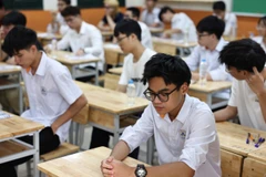 Thí sinh trong phòng thi, chờ phát đề môn Ngữ văn, Kỳ thi tốt nghiệp THPT năm 2025.
