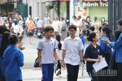 Thí sinh Kỳ thi tuyển sinh lớp 10 Hà Nội năm 2025. (Ảnh: ĐẠI THẮNG)