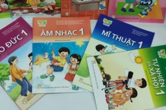 Một số cuốn trong bộ sách giáo khoa "Kết nối tri thức với cuộc sống" của Nhà xuất bản Giáo dục Việt Nam. 