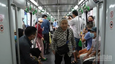 Hà Nội Metro miễn phí vé đi tàu ở cả hai tuyến Cát Linh-Hà Đông và Nhổn-Ga Hà Nội trong 4 ngày nghỉ lễ 2/9.