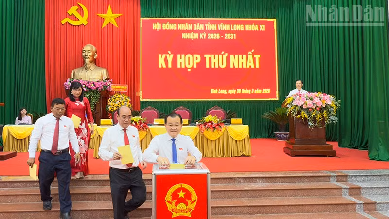 Lá phiếu tín nhiệm cho nhiệm kỳ mới. 