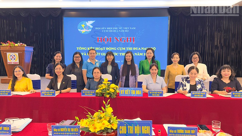 Lễ ký kết thi đua cụm Nam Bộ. 