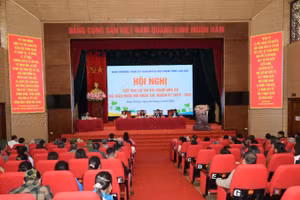 Quang cảnh hội nghị tiếp xúc cử tri.