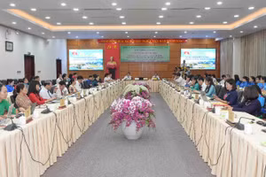Quang cảnh Hội thảo khoa học xây dựng “Không gian văn hóa Hồ Chí Minh” trong các cơ sở giáo dục phường Cam Đường.