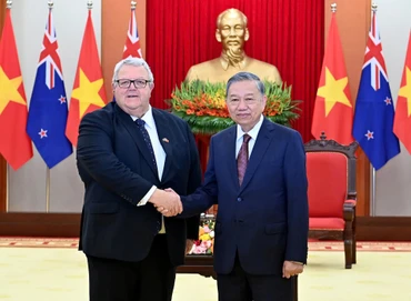 Tổng Bí thư Tô Lâm tiếp Chủ tịch Quốc hội New Zealand Gerry Brownlee. (Ảnh: ĐĂNG KHOA)