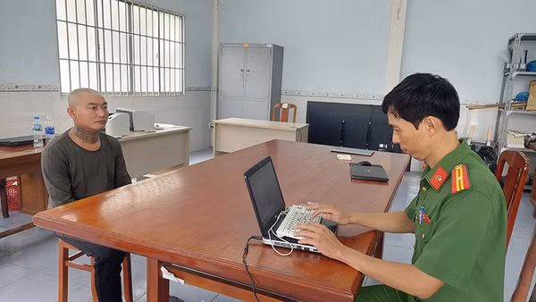 Một trong các đối tượng có liên quan trong vụ đánh nhau ra đầu thú.