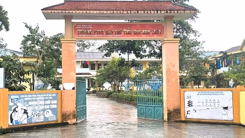 Trường phổ thông dân tộc bán trú tiểu học Kim Thủy nơi xảy ra vụ ngộ độc thực phẩm tập thể gây bức xúc dư luận tại xã Kim Ngân, tỉnh Quảng Trị.