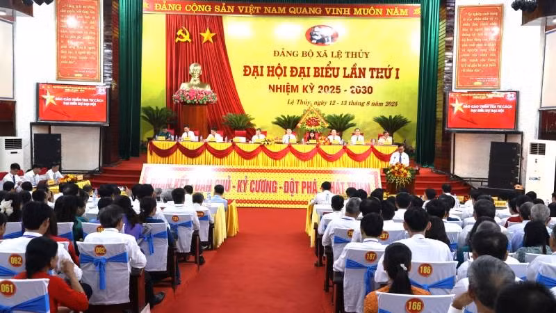 Quang cảnh Đại hội Đảng bộ xã Lệ Thủy, tỉnh Quảng Trị, lần thứ I, nhiệm kỳ 2025-2030. 