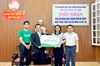 Grab Việt Nam chung tay cùng thành phố Đà Nẵng hỗ trợ cộng đồng khắc phục hậu quả mưa lũ. 