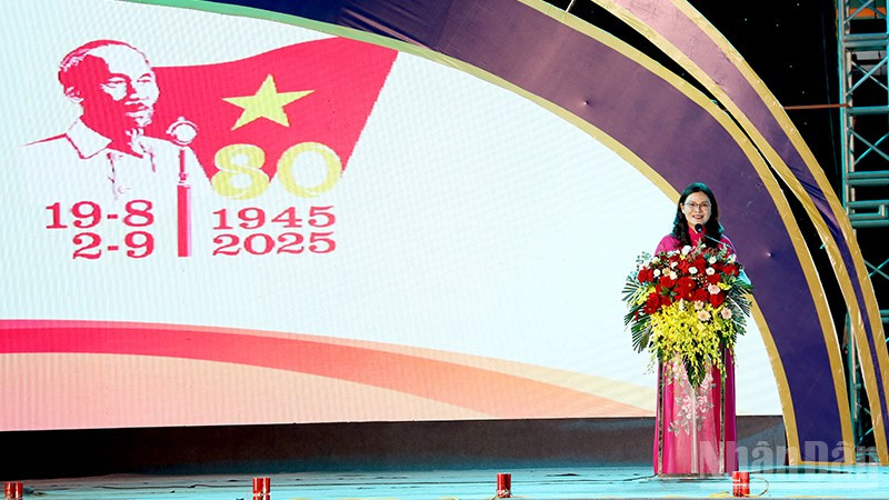 Đồng chí Vương Ngọc Hà, Phó Chủ tịch Ủy ban nhân dân tỉnh Tuyên Quang phát biểu chào mừng tại lễ khai mạc. ndo_br_497a2763.jpg