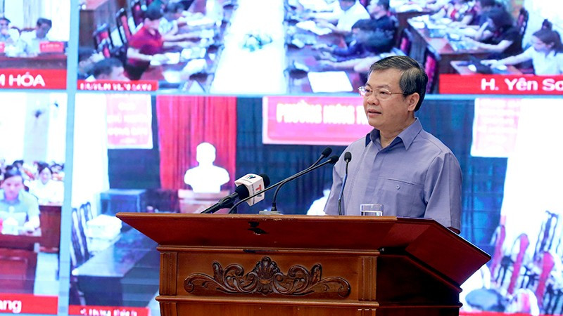 Đồng chí Nguyễn Văn Sơn, Chủ tịch Ủy ban nhân dân tỉnh Tuyên Quang phát biểu tại hội nghị. anh-6.jpg
