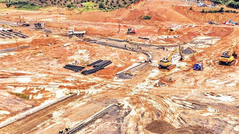 Xây dựng khu tái định cư xã Đạ Huoai phục vụ dự án cao tốc Tân Phú-Bảo Lộc. ( Ảnh MAI VĂN BẢO) untitled-6.jpg