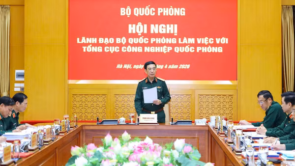 Đại tướng Phan Văn Giang chủ trì hội nghị.