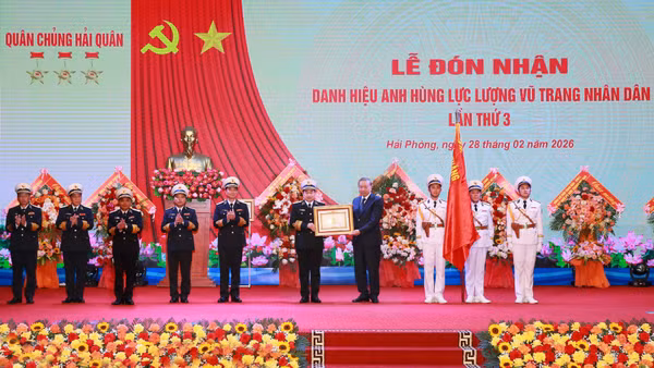 Tổng Bí thư, Chủ tịch nước Tô Lâm trao danh hiệu Anh hùng Lực lượng vũ trang nhân dân lần 3 tặng Quân chủng Hải quân.