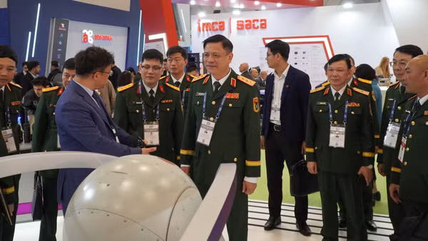Đoàn đại biểu cấp cao Bộ Quốc phòng Việt Nam tham dự Triển lãm Quốc phòng và Hàng không vũ trụ (SAHA) 2026.