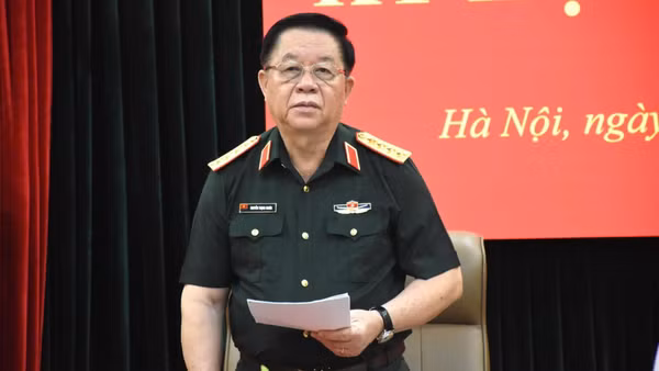 Đại tướng Nguyễn Trọng Nghĩa phát biểu tại phiên họp.