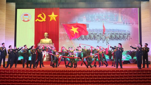 Tiết mục nghệ thuật chào mừng hội nghị.