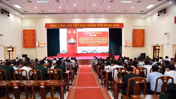 Toàn cảnh hội nghị.