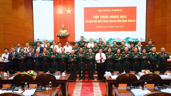 Các đại biểu tại hội thảo.