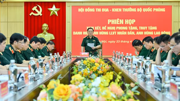 Đại tướng Nguyễn Trọng Nghĩa chủ trì phiên họp.