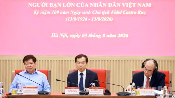 Hội thảo khoa học “Chủ tịch Fidel Castro - lãnh tụ vĩ đại của cách mạng Cuba, chiến sĩ kiên cường, người bạn lớn của nhân dân Việt Nam”. (Ảnh: PHẠM CƯỜNG)