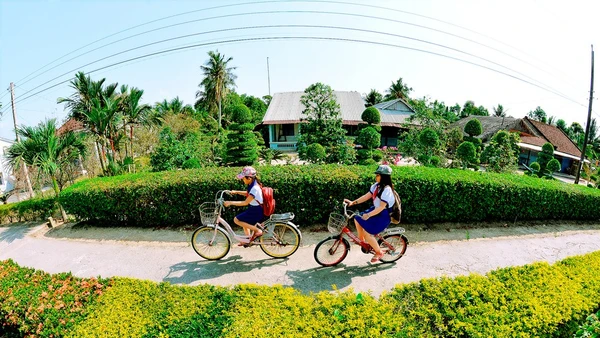 Sắc màu nông thôn mới. (Ảnh: ĐOÀN KẾT) 