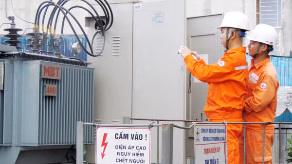 EVNNPC chủ động triển khai đồng bộ nhiều giải pháp nhằm bảo đảm cung ứng điện an toàn, ổn định trong mùa nắng nóng năm 2026.