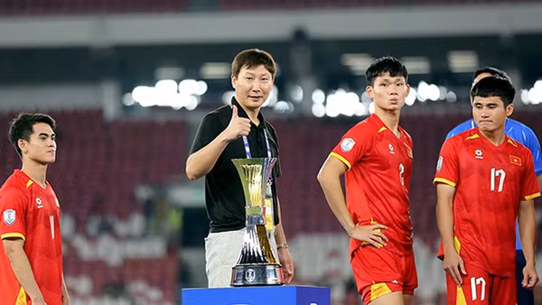 Thầy trò HLV Kim Sang-sik vô địch U23 Đông Nam Á 2025. Ảnh | VFF