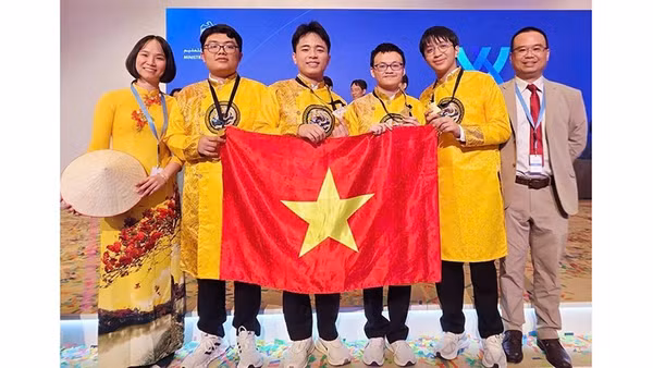 Đội tuyển Việt Nam tại kỳ thi Olympic Hóa học quốc tế (ICHO) lần thứ 57, năm 2025.