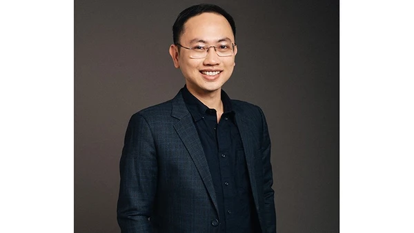 Nhà báo, BTV Lê Hoàng Linh.