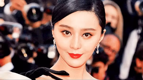 Phạm Băng Băng biến mất giữa án trốn thuế 8,8 tỷ nhân dân tệ, hào quang tắt lịm.