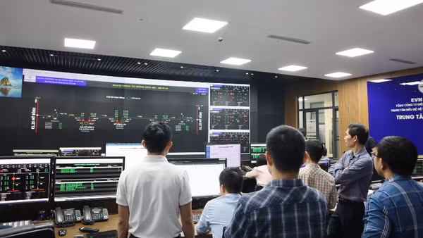 Từng bước làm chủ công nghệ, nâng cao hiệu quả vận hành lưới điện.