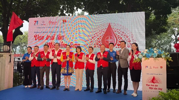 Khai mạc chương trình hiến máu tình nguyện hưởng ứng Tuần lễ hồng EVN lần thứ XI. 