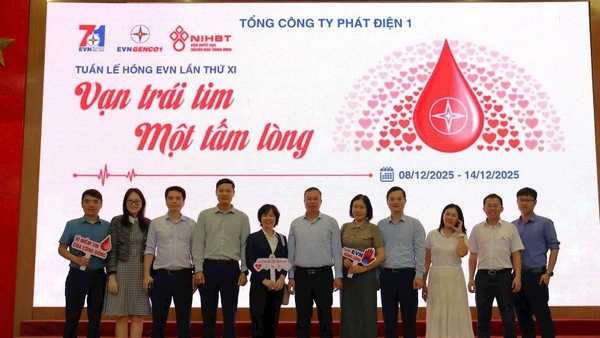 Cán bộ công nhân viên EVNGENCO1 tham gia hiến máu, hưởng ứng Tuần lễ hồng EVN lần thứ XI năm 2025. 