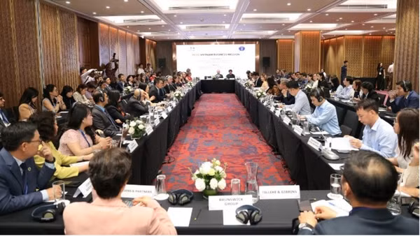 Quang cảnh buổi làm việc chiều 14/4 giữa Bộ Y tế và đoàn doanh nghiệp cấp cao Hội đồng Kinh doanh Hoa Kỳ-ASEAN (USABC). (Ảnh: Sức khỏe & Đời sống)