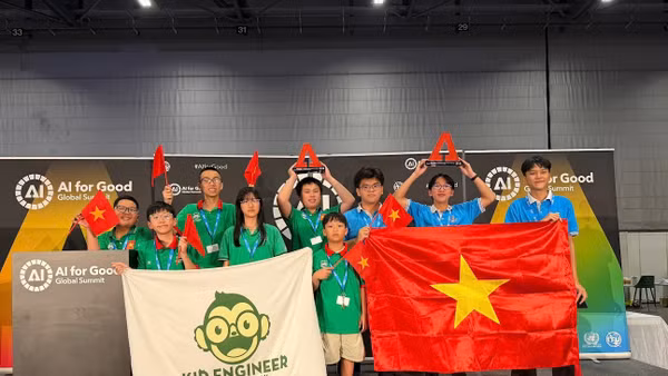 Hai đội tuyển học sinh Việt Nam (HMD và Mission Possible) giành giải Nhì tại cuộc thi.