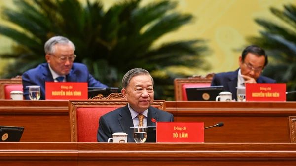 Tổng Bí thư Tô Lâm dự phiên thảo luận ở hội trường chiều 21/1.