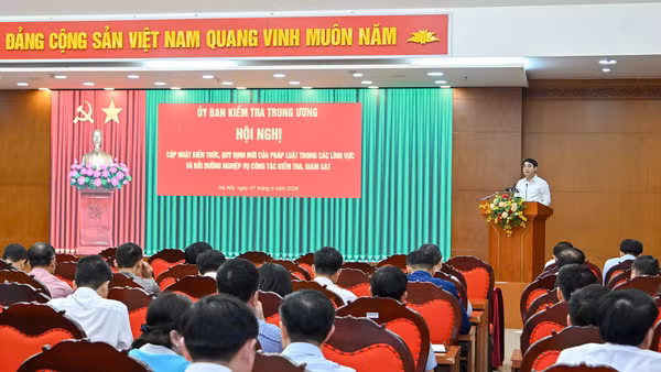 Ủy ban Kiểm tra Trung ương tổ chức hội nghị cập nhật kiến thức, quy định mới của pháp luật trong các lĩnh vực và bồi dưỡng nghiệp vụ công tác kiểm tra, giám sát. (Ảnh: THỦY NGUYÊN)