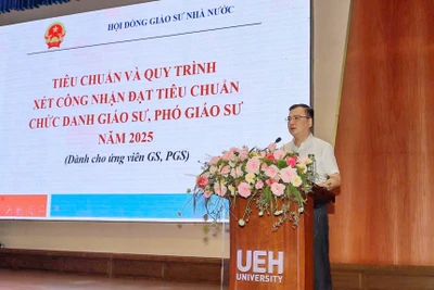 Phó Giáo sư, Tiến sĩ Trần Anh Tuấn, Chánh văn phòng Hội đồng Giáo sư Nhà nước phổ biến các nội dung về xét công nhận Giáo sư, Phó Giáo sư năm 2025.