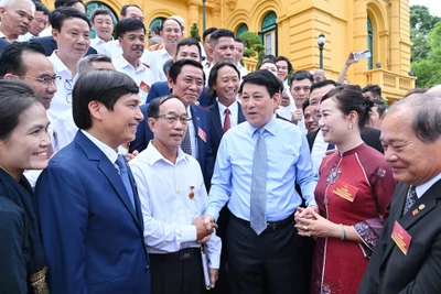 Chủ tịch nước Lương Cường gặp mặt các nghệ nhân làng nghề tiêu biểu toàn quốc.