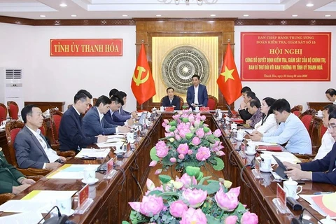 Quang cảnh buổi làm việc.