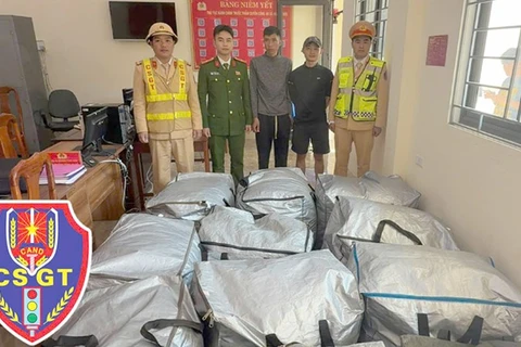 Công an phối hợp với Quản lý thị trường tạm giữ hàng hóa phục vụ xác minh rõ.