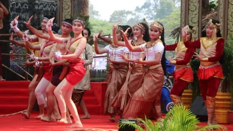 Campuchia Siết Chặt Quy Định Du Lịch, Hỗ Trợ Người Dân Đón Tết Khmer