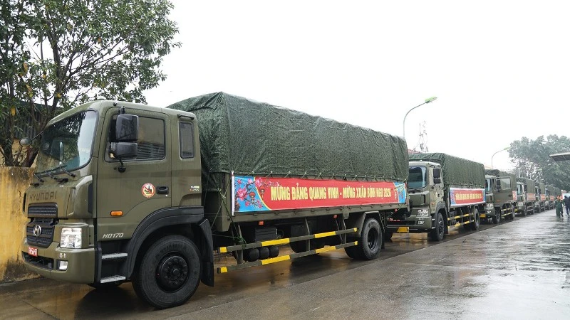 Lữ Đoàn 971 Vận Chuyển 50 Tấn Quân Nhu Đầu Xuân Cho Tân Binh